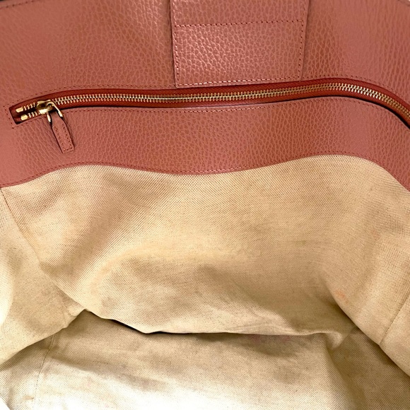 Gucci Medium Leather Swing Tote - Picture 7 of 16